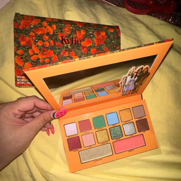 BRAND NEW Kylie Cosmetics x The Wizard of Oz Eyeshadow Palette (Super Rare) - Picture 8 of 9